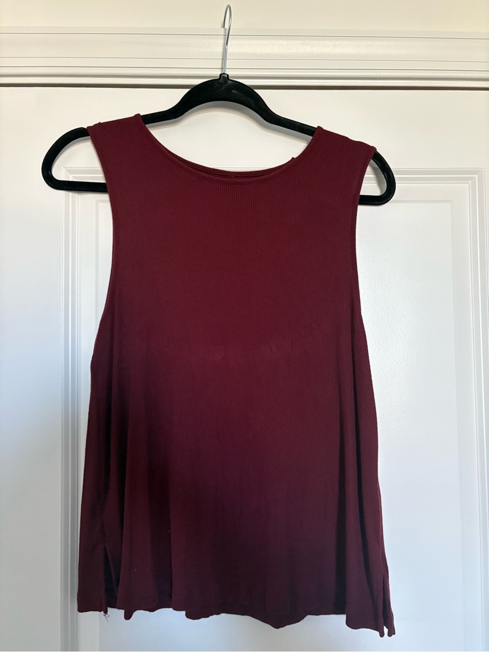 American Eagle Outfitters Ribbed Sleeveless Tank - Burgundy